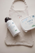 Charger l'image dans la galerie, Boîte à gouter - Collection "C'est la rentrée"
< img src =https://cdn.shopify.com/s/files/1/0264/4331/7284/files/TYPO_TYPO_TYPO_2020_f0ea7750-d775-4365-9ad6-22312b875fea.jpg?v=1609341423