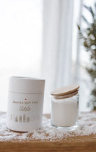 Charger l'image dans la galerie, Bougie en coffret - Noël (2 visuels)
< img src =https://cdn.shopify.com/s/files/1/0264/4331/7284/files/TYPO_TYPO_TYPO_2020_f0ea7750-d775-4365-9ad6-22312b875fea.jpg?v=1609341423