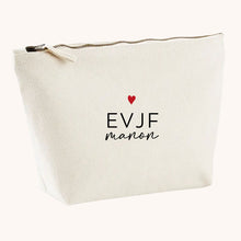 Charger l'image dans la galerie, Pochette - Collection EVJF
< img src =https://cdn.shopify.com/s/files/1/0264/4331/7284/files/TYPO_TYPO_TYPO_2020_f0ea7750-d775-4365-9ad6-22312b875fea.jpg?v=1609341423