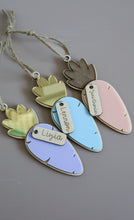 Charger l'image dans la galerie, Décoration de Pâques - Carotte
< img src =https://cdn.shopify.com/s/files/1/0264/4331/7284/files/TYPO_TYPO_TYPO_2020_f0ea7750-d775-4365-9ad6-22312b875fea.jpg?v=1609341423