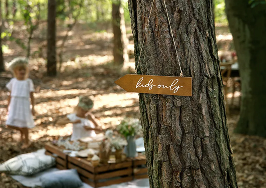 Panneau de signalisation en bois "Kids Only"