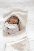 Charger l'image dans la galerie, Nid d'ange - Plusieurs tissus
< img src =https://cdn.shopify.com/s/files/1/0264/4331/7284/files/TYPO_TYPO_TYPO_2020_f0ea7750-d775-4365-9ad6-22312b875fea.jpg?v=1609341423