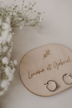 Charger l'image dans la galerie, Porte alliance bois
< img src =https://cdn.shopify.com/s/files/1/0264/4331/7284/files/TYPO_TYPO_TYPO_2020_f0ea7750-d775-4365-9ad6-22312b875fea.jpg?v=1609341423