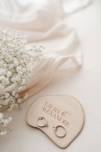 Charger l'image dans la galerie, Porte alliance bois
< img src =https://cdn.shopify.com/s/files/1/0264/4331/7284/files/TYPO_TYPO_TYPO_2020_f0ea7750-d775-4365-9ad6-22312b875fea.jpg?v=1609341423