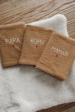 Charger l'image dans la galerie, Protège Passeport
< img src =https://cdn.shopify.com/s/files/1/0264/4331/7284/files/TYPO_TYPO_TYPO_2020_f0ea7750-d775-4365-9ad6-22312b875fea.jpg?v=1609341423