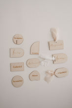 Charger l'image dans la galerie, Marque place bois
< img src =https://cdn.shopify.com/s/files/1/0264/4331/7284/files/TYPO_TYPO_TYPO_2020_f0ea7750-d775-4365-9ad6-22312b875fea.jpg?v=1609341423