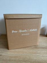 Charger l'image dans la galerie, Urne kraft
< img src =https://cdn.shopify.com/s/files/1/0264/4331/7284/files/TYPO_TYPO_TYPO_2020_f0ea7750-d775-4365-9ad6-22312b875fea.jpg?v=1609341423