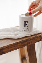 Charger l'image dans la galerie, Tirelire céramique personnalisée
< img src =https://cdn.shopify.com/s/files/1/0264/4331/7284/files/TYPO_TYPO_TYPO_2020_f0ea7750-d775-4365-9ad6-22312b875fea.jpg?v=1609341423