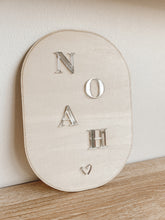 Charger l'image dans la galerie, Pancarte Initiales
< img src =https://cdn.shopify.com/s/files/1/0264/4331/7284/files/TYPO_TYPO_TYPO_2020_f0ea7750-d775-4365-9ad6-22312b875fea.jpg?v=1609341423