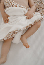 Charger l'image dans la galerie, Couverture douillette
< img src =https://cdn.shopify.com/s/files/1/0264/4331/7284/files/TYPO_TYPO_TYPO_2020_f0ea7750-d775-4365-9ad6-22312b875fea.jpg?v=1609341423