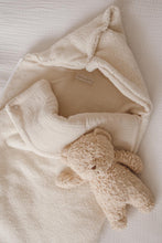 Charger l'image dans la galerie, Nid d'ange - Plusieurs tissus
< img src =https://cdn.shopify.com/s/files/1/0264/4331/7284/files/TYPO_TYPO_TYPO_2020_f0ea7750-d775-4365-9ad6-22312b875fea.jpg?v=1609341423