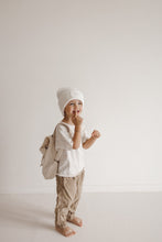 Charger l'image dans la galerie, Sac à dos naturel
< img src =https://cdn.shopify.com/s/files/1/0264/4331/7284/files/TYPO_TYPO_TYPO_2020_f0ea7750-d775-4365-9ad6-22312b875fea.jpg?v=1609341423