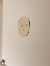 Charger l'image dans la galerie, Pancarte prénom Porte/ Déco
< img src =https://cdn.shopify.com/s/files/1/0264/4331/7284/files/TYPO_TYPO_TYPO_2020_f0ea7750-d775-4365-9ad6-22312b875fea.jpg?v=1609341423