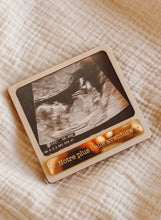 Charger l'image dans la galerie, Magnet photo - Annonce / Souvenirs
< img src =https://cdn.shopify.com/s/files/1/0264/4331/7284/files/TYPO_TYPO_TYPO_2020_f0ea7750-d775-4365-9ad6-22312b875fea.jpg?v=1609341423