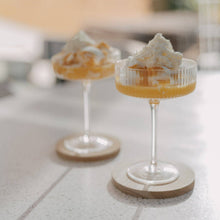 Charger l'image dans la galerie, Verre à champagne cœur gravure
< img src =https://cdn.shopify.com/s/files/1/0264/4331/7284/files/TYPO_TYPO_TYPO_2020_f0ea7750-d775-4365-9ad6-22312b875fea.jpg?v=1609341423