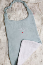 Charger l'image dans la galerie, Bavoir de cantine
< img src =https://cdn.shopify.com/s/files/1/0264/4331/7284/files/TYPO_TYPO_TYPO_2020_f0ea7750-d775-4365-9ad6-22312b875fea.jpg?v=1609341423