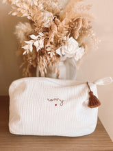 Charger l'image dans la galerie, Trousse gaze de coton ou lin - 3 tailles disponibles
< img src =https://cdn.shopify.com/s/files/1/0264/4331/7284/files/TYPO_TYPO_TYPO_2020_f0ea7750-d775-4365-9ad6-22312b875fea.jpg?v=1609341423