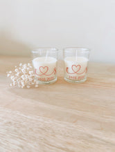 Charger l'image dans la galerie, Bougie - 2 dimensions
< img src =https://cdn.shopify.com/s/files/1/0264/4331/7284/files/TYPO_TYPO_TYPO_2020_f0ea7750-d775-4365-9ad6-22312b875fea.jpg?v=1609341423