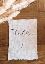 Charger l'image dans la galerie, Affiche gaze de coton
< img src =https://cdn.shopify.com/s/files/1/0264/4331/7284/files/TYPO_TYPO_TYPO_2020_f0ea7750-d775-4365-9ad6-22312b875fea.jpg?v=1609341423