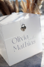 Charger l'image dans la galerie, Urne plexi Transparent/Givrée
< img src =https://cdn.shopify.com/s/files/1/0264/4331/7284/files/TYPO_TYPO_TYPO_2020_f0ea7750-d775-4365-9ad6-22312b875fea.jpg?v=1609341423