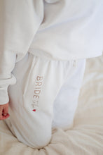 Charger l'image dans la galerie, Ensemble Sweat Jogging "Collection EVJF"
< img src =https://cdn.shopify.com/s/files/1/0264/4331/7284/files/TYPO_TYPO_TYPO_2020_f0ea7750-d775-4365-9ad6-22312b875fea.jpg?v=1609341423