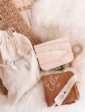 Charger l'image dans la galerie, Pochons en lin
< img src =https://cdn.shopify.com/s/files/1/0264/4331/7284/files/TYPO_TYPO_TYPO_2020_f0ea7750-d775-4365-9ad6-22312b875fea.jpg?v=1609341423