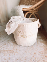 Charger l'image dans la galerie, Panier de rangement - 2 coloris
< img src =https://cdn.shopify.com/s/files/1/0264/4331/7284/files/TYPO_TYPO_TYPO_2020_f0ea7750-d775-4365-9ad6-22312b875fea.jpg?v=1609341423