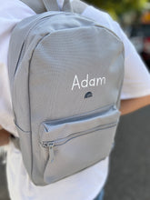 Charger l'image dans la galerie, Sac à dos - Plusieurs coloris
< img src =https://cdn.shopify.com/s/files/1/0264/4331/7284/files/TYPO_TYPO_TYPO_2020_f0ea7750-d775-4365-9ad6-22312b875fea.jpg?v=1609341423