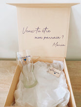 Charger l'image dans la galerie, Box Kraft - Plusieurs coloris
< img src =https://cdn.shopify.com/s/files/1/0264/4331/7284/files/TYPO_TYPO_TYPO_2020_f0ea7750-d775-4365-9ad6-22312b875fea.jpg?v=1609341423