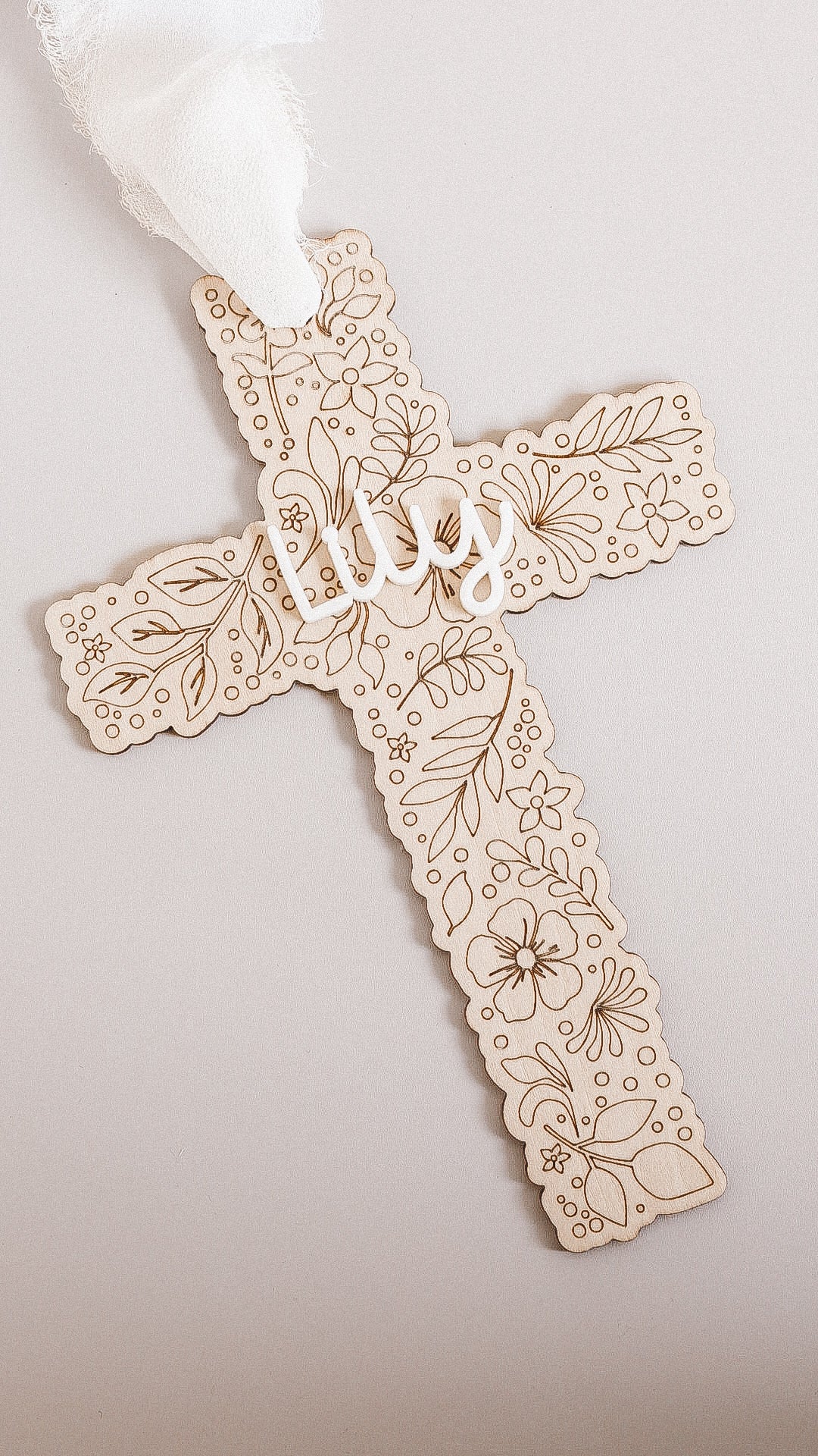 Croix religieuse en bois - Décoration baptême