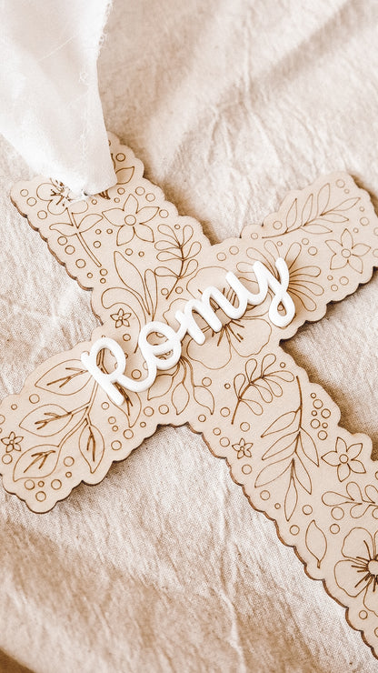 Croix religieuse en bois - Décoration baptême