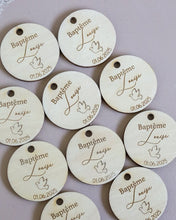 Charger l&#39;image dans la galerie, Etiquette cadeaux en bois - Baptême
< img src =https://cdn.shopify.com/s/files/1/0264/4331/7284/files/TYPO_TYPO_TYPO_2020_f0ea7750-d775-4365-9ad6-22312b875fea.jpg?v=1609341423