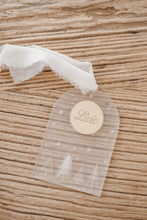 Charger l&#39;image dans la galerie, Boule Arche + prénom
< img src =https://cdn.shopify.com/s/files/1/0264/4331/7284/files/TYPO_TYPO_TYPO_2020_f0ea7750-d775-4365-9ad6-22312b875fea.jpg?v=1609341423