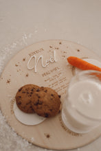 Charger l&#39;image dans la galerie, Assiette du père Noël en bois
< img src =https://cdn.shopify.com/s/files/1/0264/4331/7284/files/TYPO_TYPO_TYPO_2020_f0ea7750-d775-4365-9ad6-22312b875fea.jpg?v=1609341423