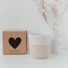 Charger l'image dans la galerie, Vase / Tasse en grés - MAMA
< img src =https://cdn.shopify.com/s/files/1/0264/4331/7284/files/TYPO_TYPO_TYPO_2020_f0ea7750-d775-4365-9ad6-22312b875fea.jpg?v=1609341423