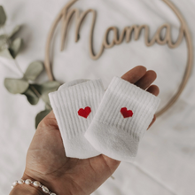Charger l'image dans la galerie, Chaussette bébé - Coeur rouge
< img src =https://cdn.shopify.com/s/files/1/0264/4331/7284/files/TYPO_TYPO_TYPO_2020_f0ea7750-d775-4365-9ad6-22312b875fea.jpg?v=1609341423