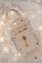 Charger l&#39;image dans la galerie, Clé magique du Père Noël
< img src =https://cdn.shopify.com/s/files/1/0264/4331/7284/files/TYPO_TYPO_TYPO_2020_f0ea7750-d775-4365-9ad6-22312b875fea.jpg?v=1609341423