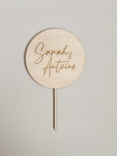 Charger l&#39;image dans la galerie, Cake topper mariage en bois - Plusieurs formes &amp; logos
< img src =https://cdn.shopify.com/s/files/1/0264/4331/7284/files/TYPO_TYPO_TYPO_2020_f0ea7750-d775-4365-9ad6-22312b875fea.jpg?v=1609341423