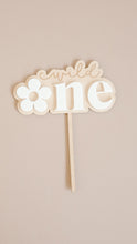 Charger l&#39;image dans la galerie, Cake topper Wild One - Marguerite
< img src =https://cdn.shopify.com/s/files/1/0264/4331/7284/files/TYPO_TYPO_TYPO_2020_f0ea7750-d775-4365-9ad6-22312b875fea.jpg?v=1609341423