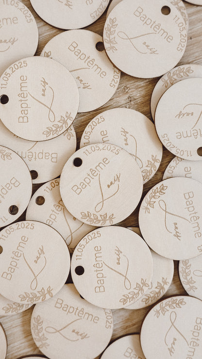 Etiquette cadeaux en bois - Baptême