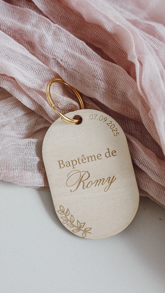 Porte clé Baptême en bois - Forme ovale