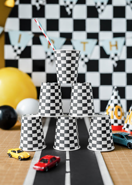 Gobelets Drapeau à damier, 220 ml, mélange de couleurs (1 pqt. / 6 pc.)