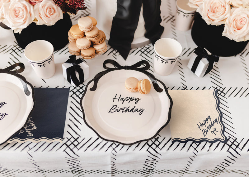 Serviettes Happy Birthday Nœud, 33x33 cm, beige-noir – lot de 12