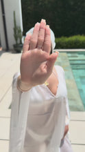 Charger et lire la vidéo dans la visionneuse de la Galerie, Tunique de plage
< img src =https://cdn.shopify.com/s/files/1/0264/4331/7284/files/TYPO_TYPO_TYPO_2020_f0ea7750-d775-4365-9ad6-22312b875fea.jpg?v=1609341423